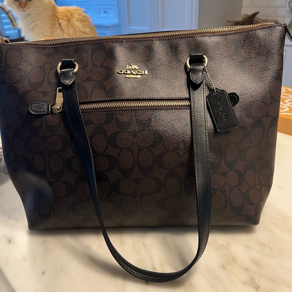 Coach Gallery Tote Brown and Black Women's Tote Bag